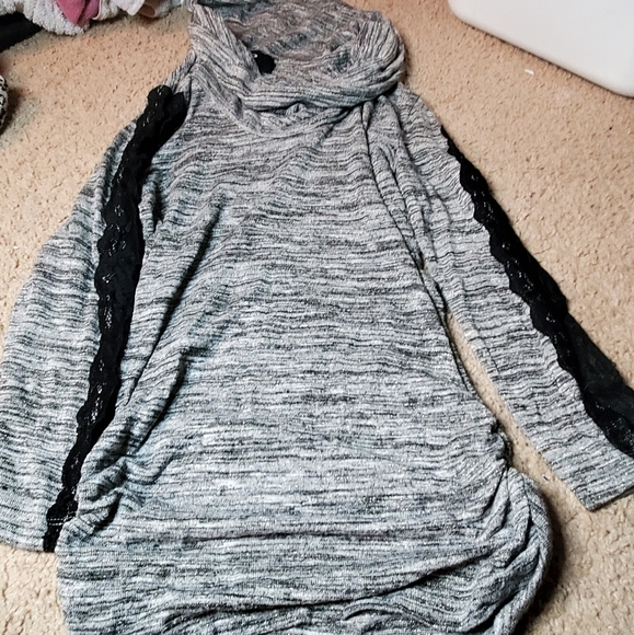 Misalanious clothes - Picture 4 of 4